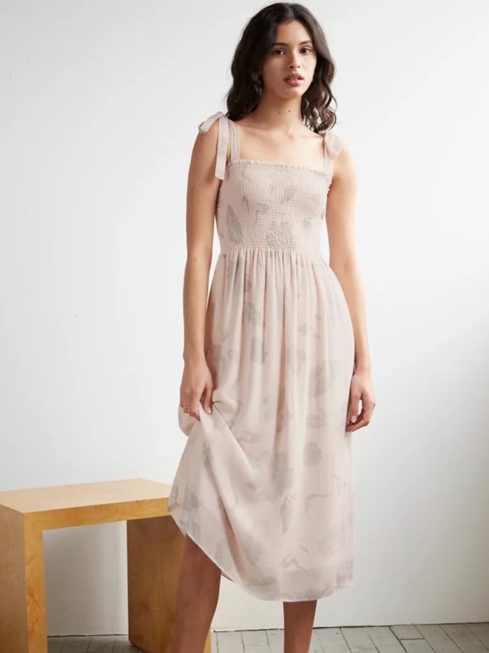 Wilfred Tie-Shoulder Smocked Bodice Midi Dress in Blush
